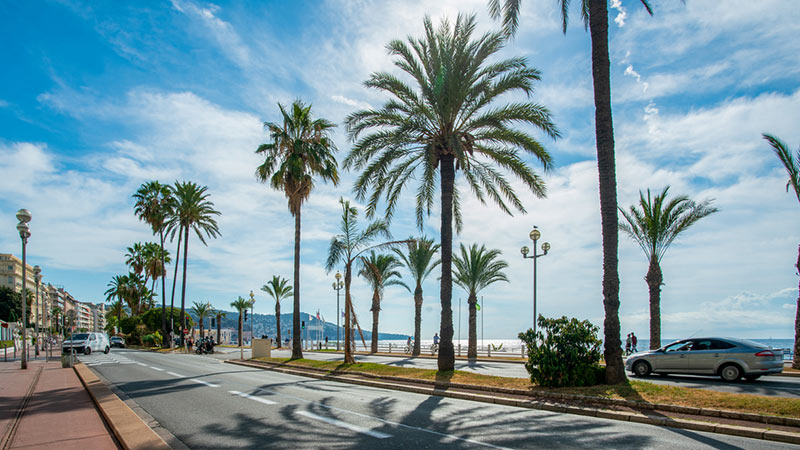 Avresa till Nice, Frankrike